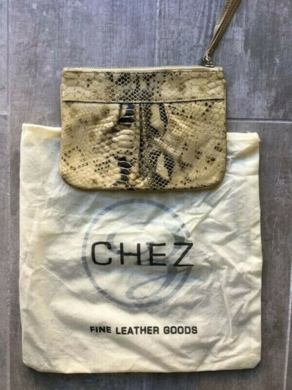 $195 CHEZ by CHERYL Fine Leather Snake Print Clutch Wristlet Handbag Luxury Bag